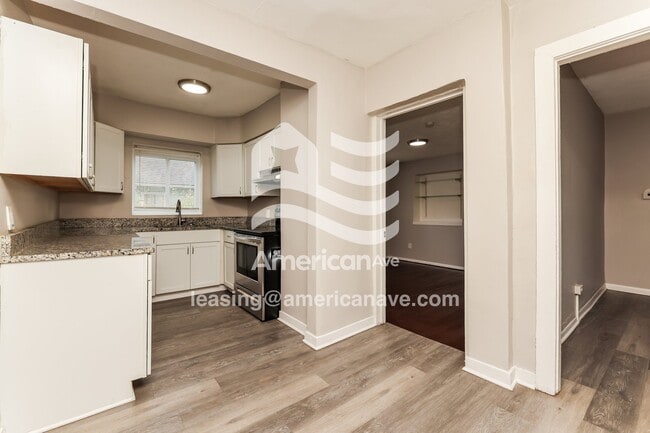 Building Photo - 921 Dennison Ave