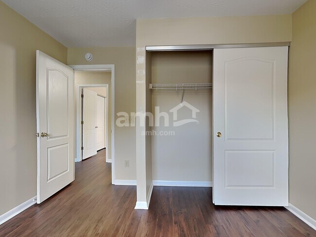Building Photo - 9021 Crimson Oak Dr