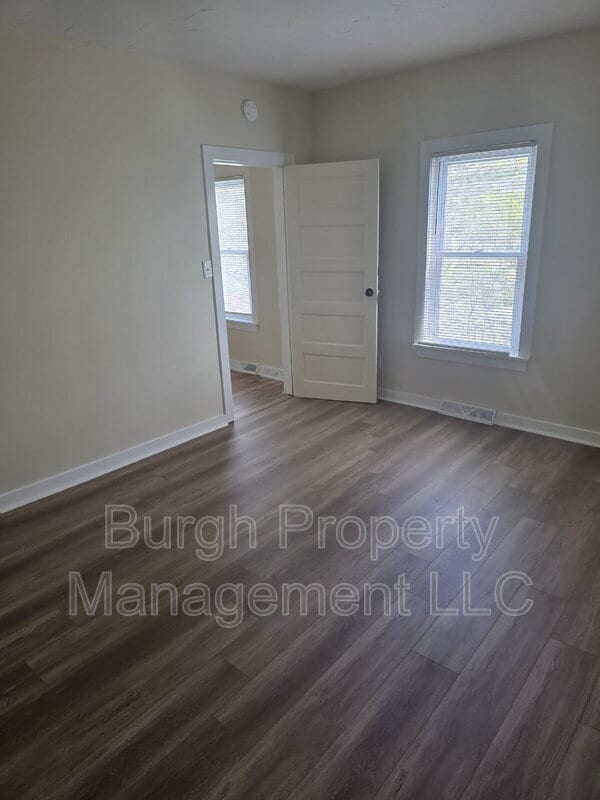 Building Photo - 222 Vine St