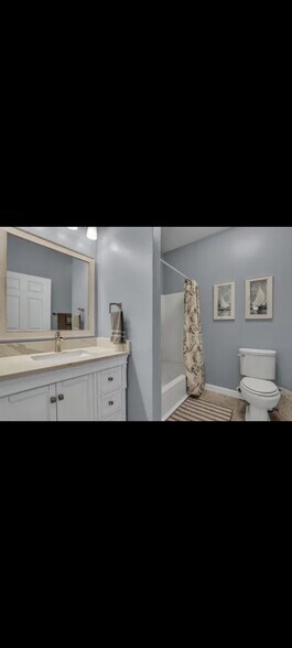 Guest bathroom - 1443 Cambridge Lakes Dr