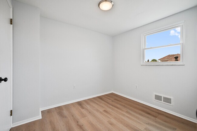 Building Photo - 759 Gallion Ave