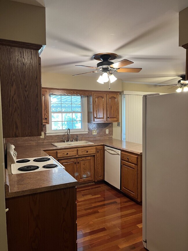 Building Photo - "Charming 3-Bed Sanctuary with Finished Ba...