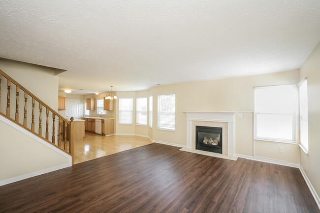 Building Photo - Large home with finished basement in Fishers!