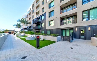 Building Photo - 2207 Rivington