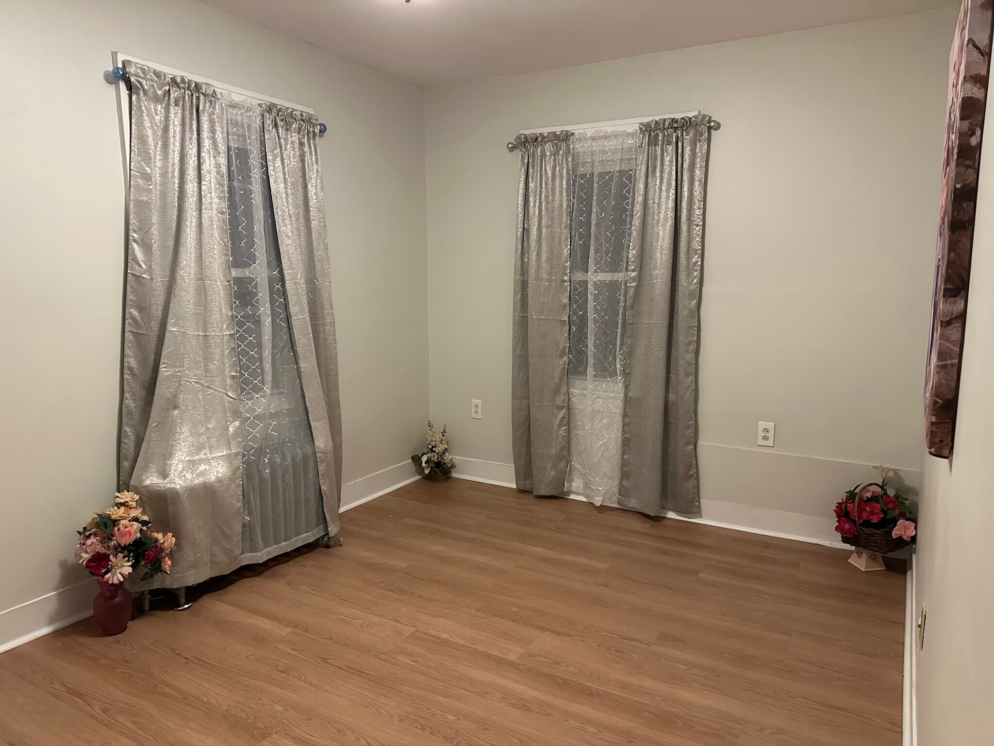 Building Photo - 269 N 1st Ave