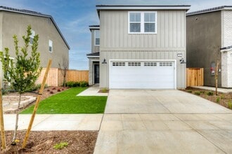 Building Photo - 905 Plum Tree Ave