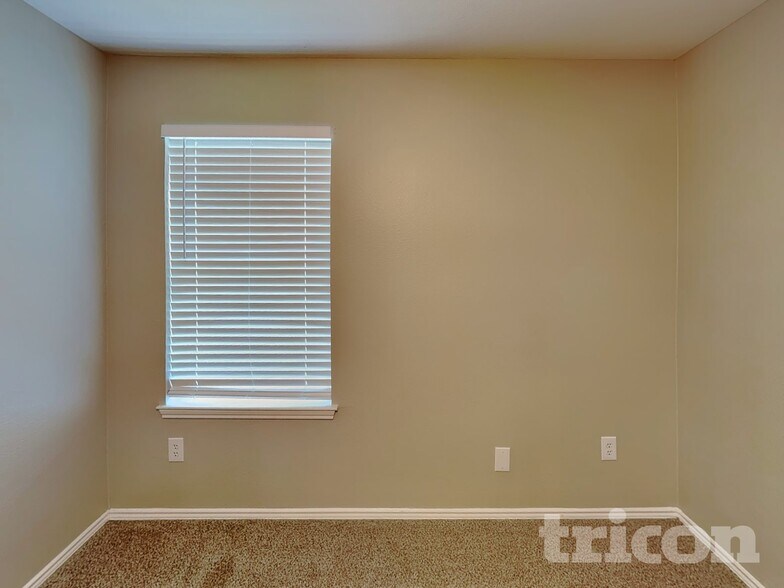 Building Photo - 1563 Nottingham Dr