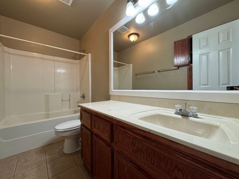 Building Photo - 3304 Kbs Ct