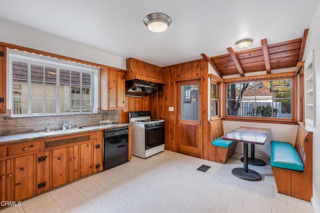 Building Photo - 2355 Melville Dr