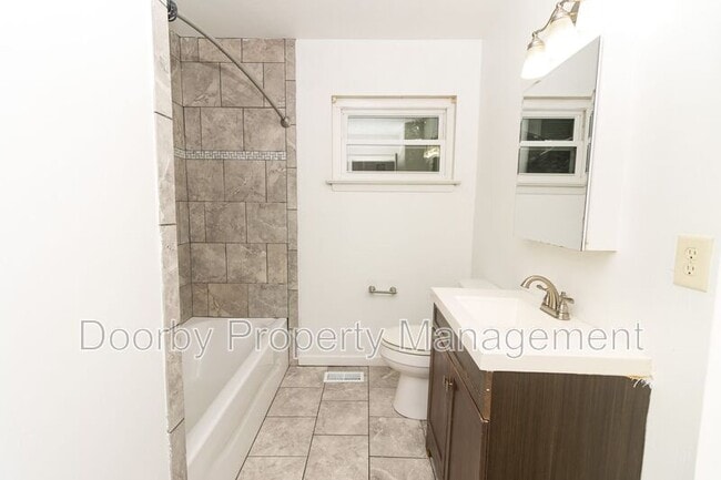 Building Photo - 1828 Dogwood Dr