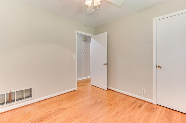 Building Photo - 2705 Bolling Rd