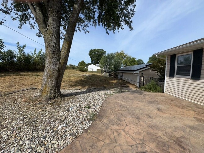 Building Photo - 6120 Dove Lake View