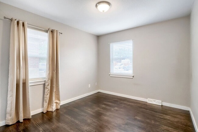 Building Photo - 1701 Lima St