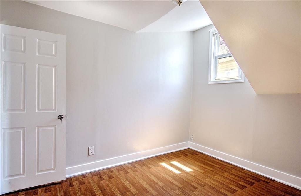 Building Photo - 24 Ida St