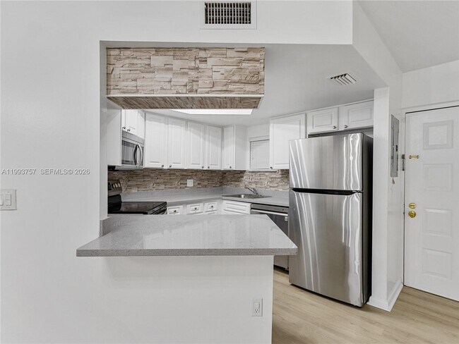 Building Photo - 8343 Lake Dr