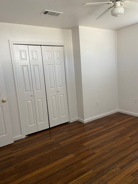 Building Photo - 615 S Pleasant Hill Rd