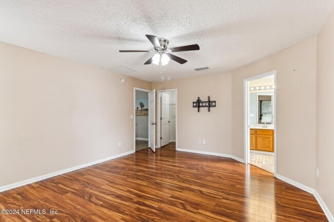 Building Photo - 14018 Fish Eagle Dr E