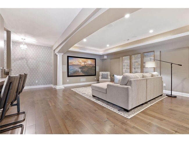 Building Photo - 3632 Rainbow Dr