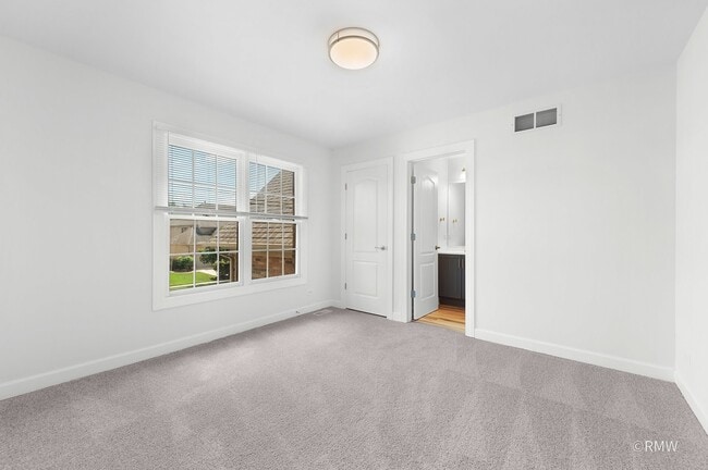 Building Photo - 770 Cole Dr