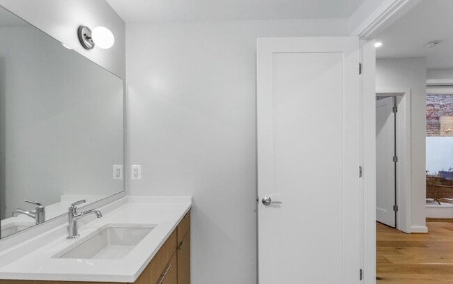 Building Photo - 2248 Ontario Rd NW