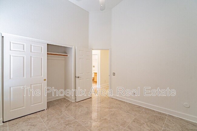 Building Photo - 4663 S Oleander Dr
