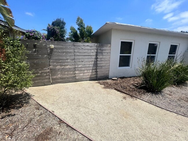Building Photo - Newer built detached ADU in FLETCHER HILLS...
