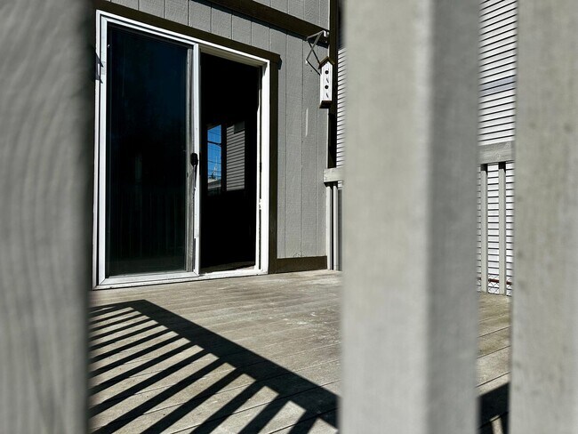 Building Photo - 727 60th St SE