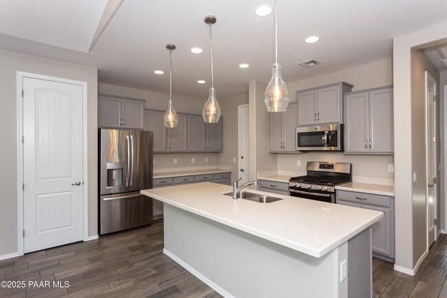 Building Photo - 1352 Warbler Wy