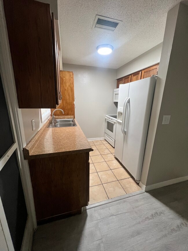 Building Photo - 307 US Highway 27 S