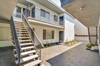 Building Photo - 519 Hill St in Santa Monica!  Steps to Main St and the beach!