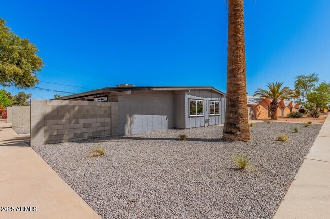 Building Photo - 3331 N 66th Pl