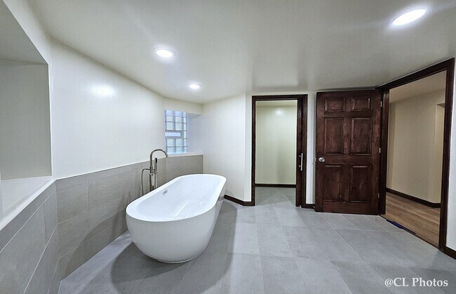 Building Photo - 2307 N Spaulding Ave