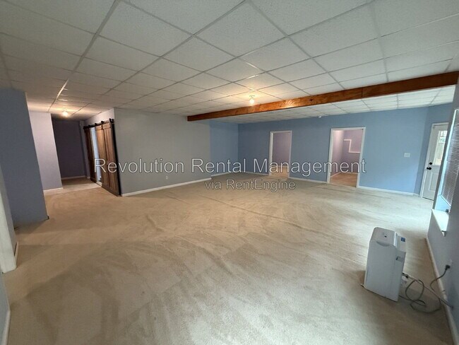 Building Photo - 1009 Fable Ln