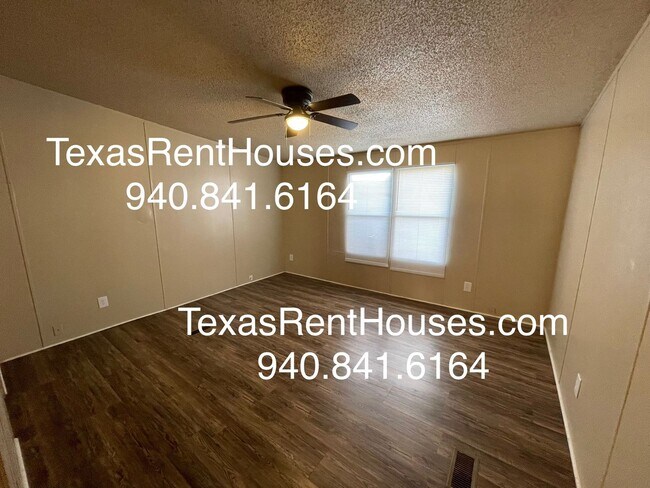 Building Photo - Country Life! Horse Lover's Dream 3/2 plus carport