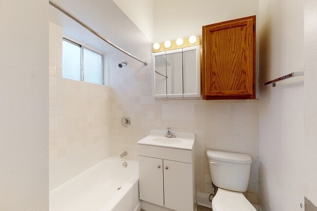 Floorplan - 5401-5403 S. Woodlawn Avenue