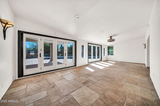 Building Photo - 4531 E Quartz Mountain Rd