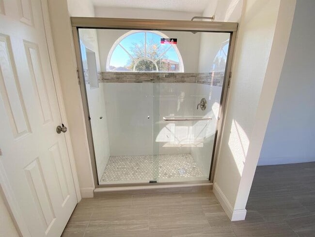 Building Photo - 14712 Madonna Lily Ct