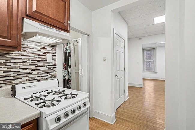 Building Photo - 136 E Lemon St