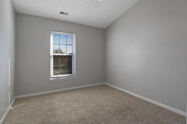 Building Photo - 44 Turnbrook Ct