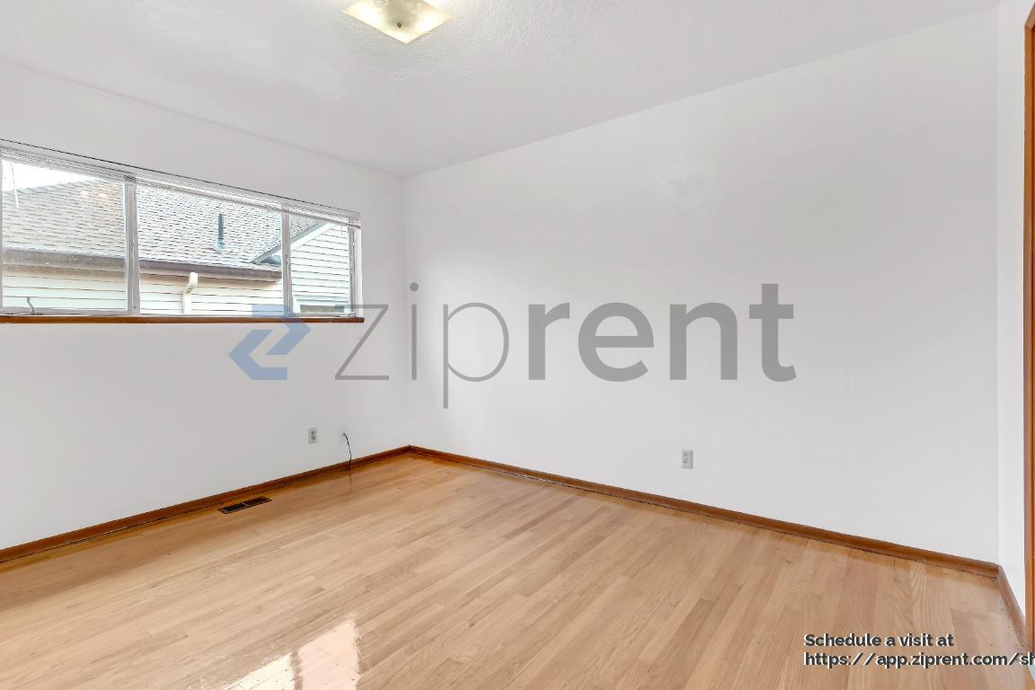 Building Photo - 6115 NE Clackamas St