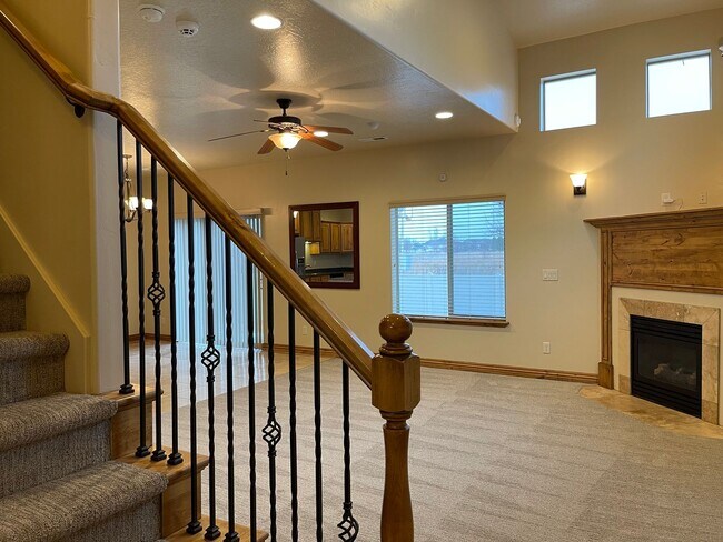 Building Photo - Gorgeous home in Orem