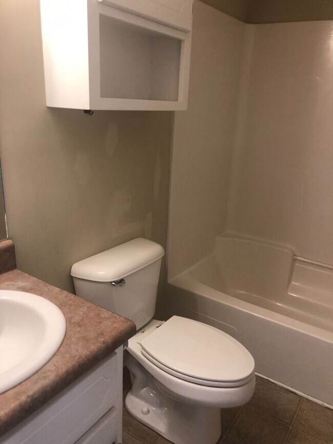 Building Photo - Wakefield!!!  3 Bedroom Townhome