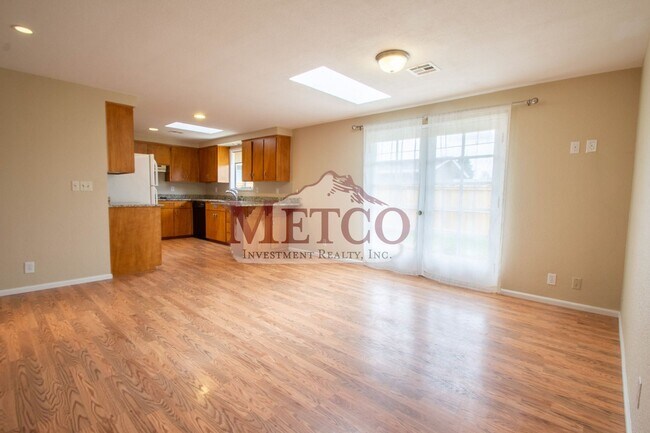 Building Photo - 07802