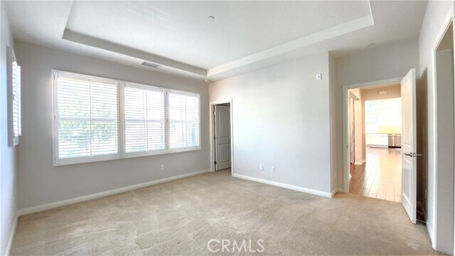 Building Photo - 22 Ovation