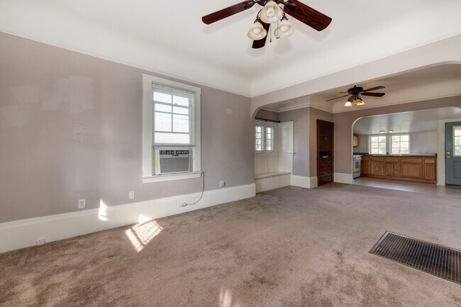 Building Photo - 3837 Y St