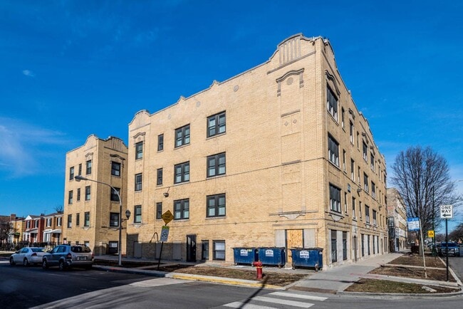 Building Photo - 418 S Laramie