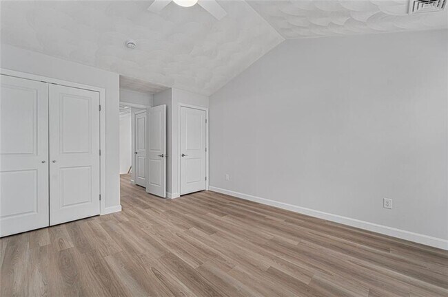 Building Photo - 47 Windsor Rd