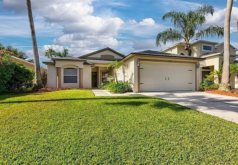 Front Lawn - 15412 Amberbeam Blvd
