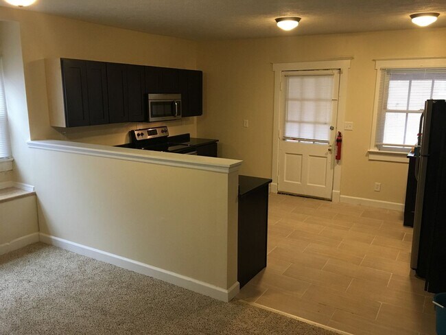 Building Photo - 1445