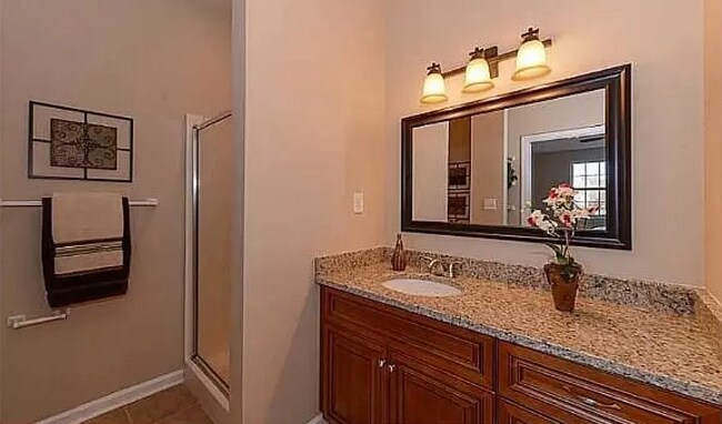 Building Photo - 310 Primrose Ln